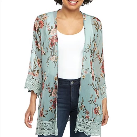 🎉HP x 2🎉 Jolt Floral Kimono with Crochet Trim - Picture 12 of 12